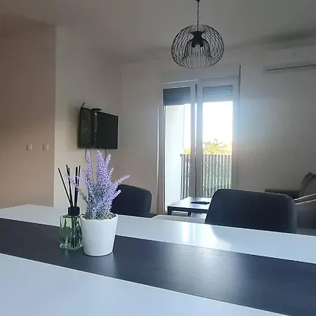 Amar 4 Apartment Zemun Екстериор снимка